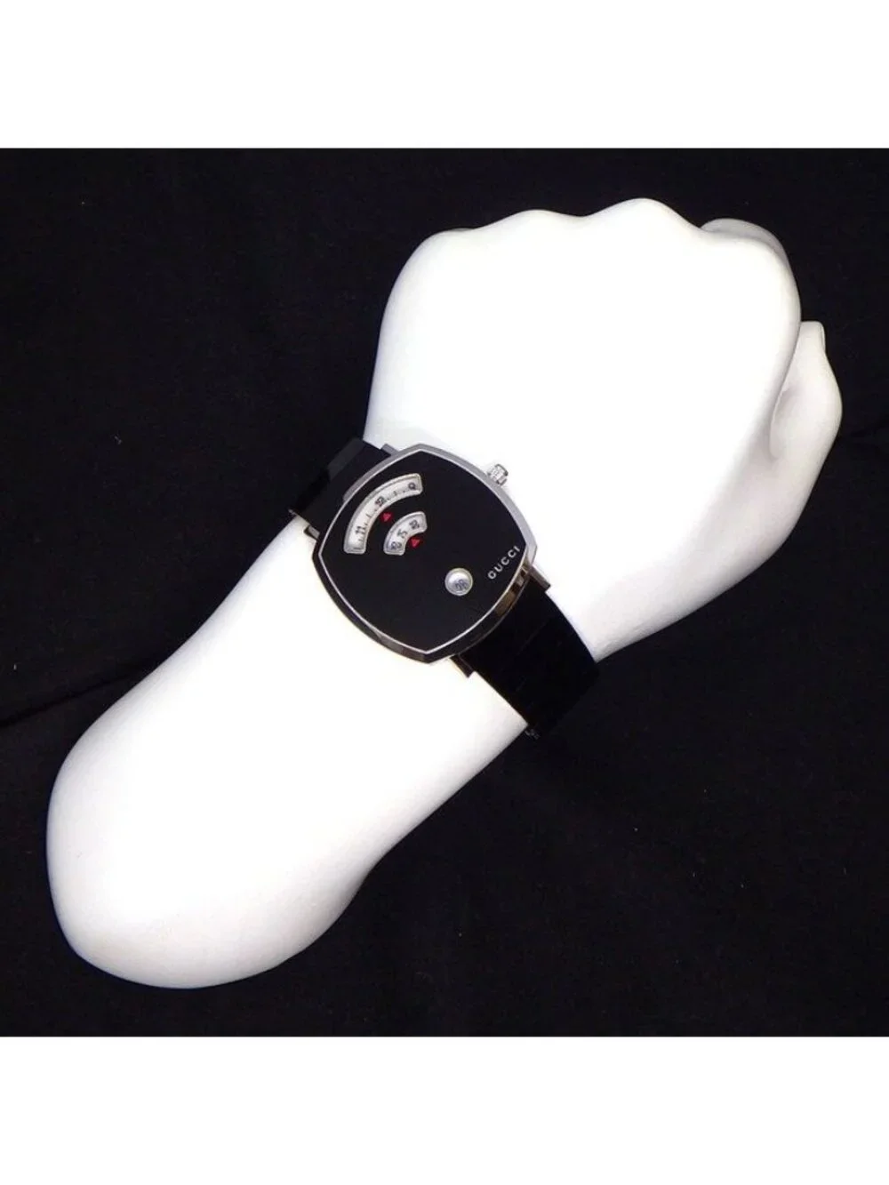 Gucci Watch Grip 157.3 Date White Dial Black Pvd SS Quartz Analog